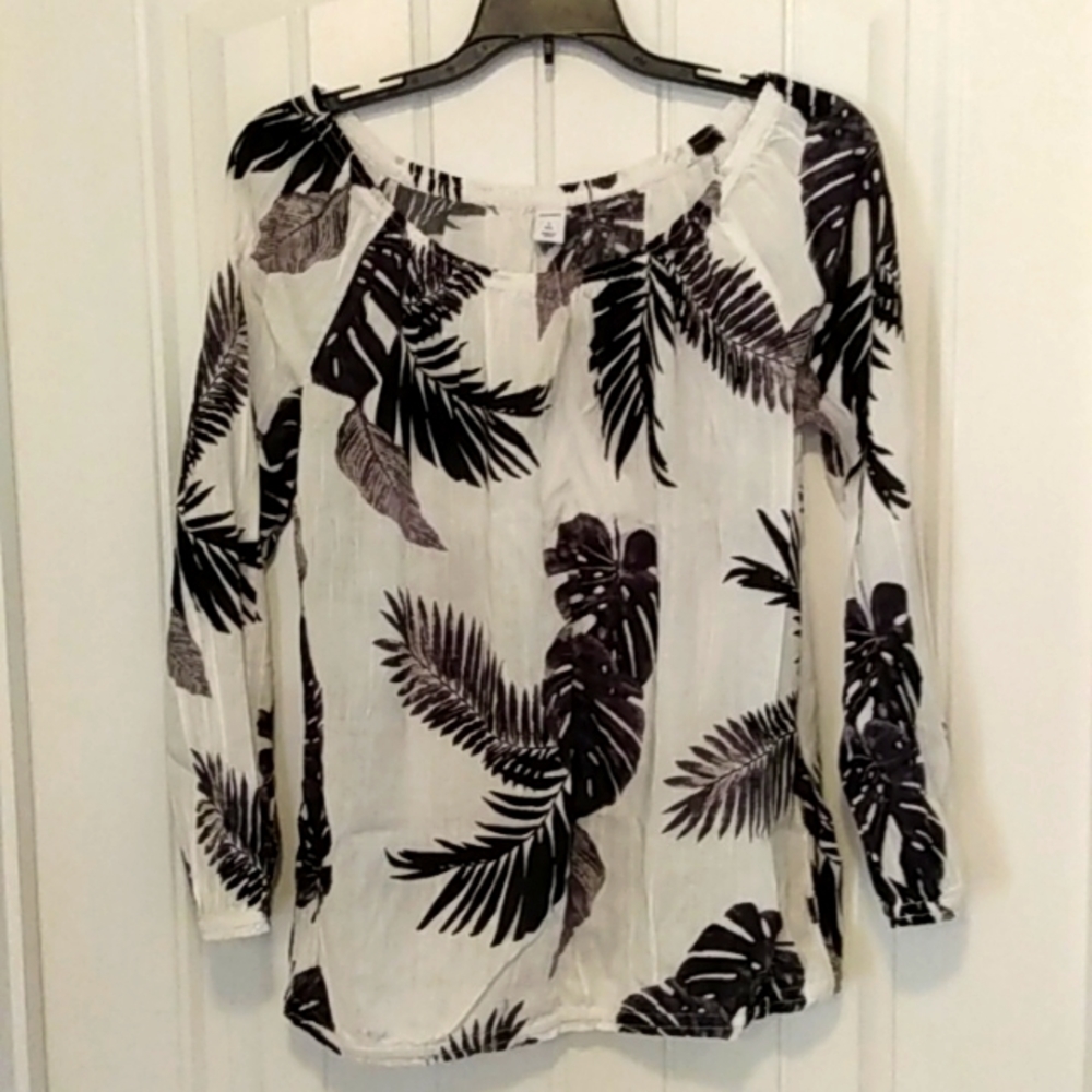 OLD NAVY Long Sleeve Cold Shoulder Top with Elastic Bottom and Sleeves